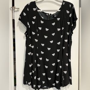 Torrid black with white cheetah print tunic top size 1(14)
